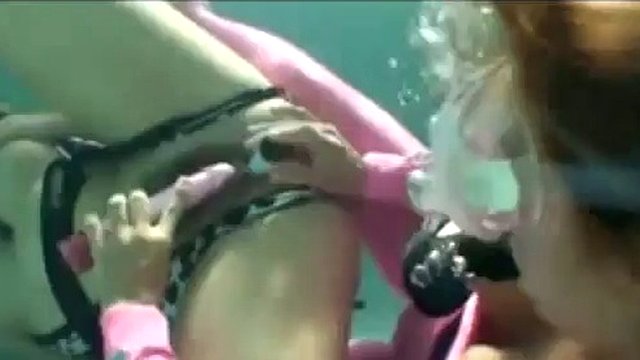 Секс Лесби Под Водой