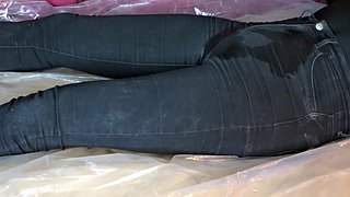 Orgasm in eingepisster jeans
