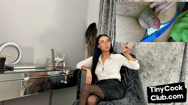 Η SPH solo femina ταπεινώνει τους μικρούς πούτσους από τις επιλεγμένες της φωτογραφίες