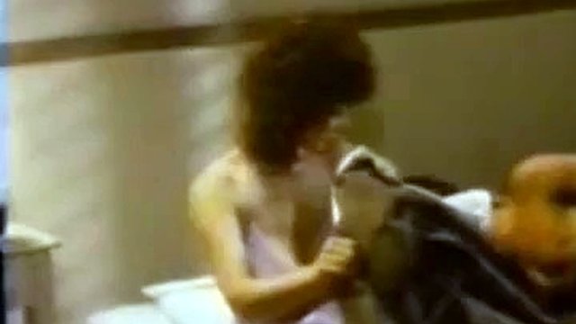 Vintage Kay Parker. Teyze Yeğenini Baştan Çıkarıyor