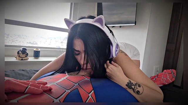 Aaroon Mush's Big-Ass Streamer Cowgirl Rides Veiny Hard Cock Before Stream