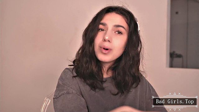 Skinny Teen's Close-Up Big Booty Ass Spanking