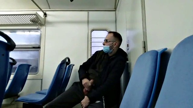 Pajas arriesgadas y meadas en el tren - parte 2