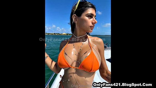 Mia-Khalifa-New-Oiled-Up-Close-AF-With-My-Titties