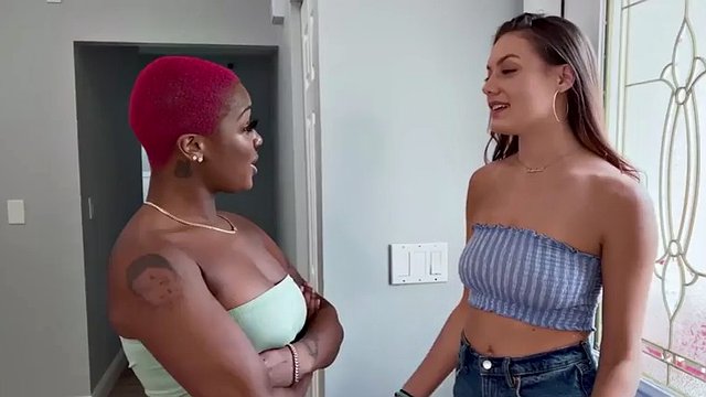 Cougar ebony MILF and stepsis got smashed in 3some