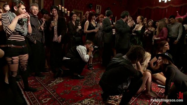 Ryder Goodee's Cattle Prod Birthday Bash: Simone Sonay Bowed by Big-Tits Femdom