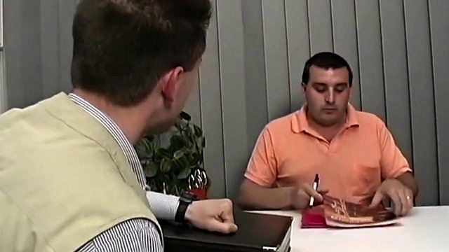 Παλλόμενος Cock Gapes Το τριχωτό μουνί του Horny MILF