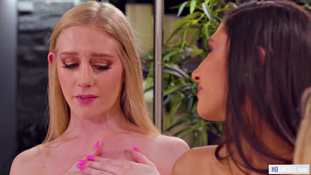 Stepmom Gianna Dior Chooses Busty Emma's Lesbian Babysitter