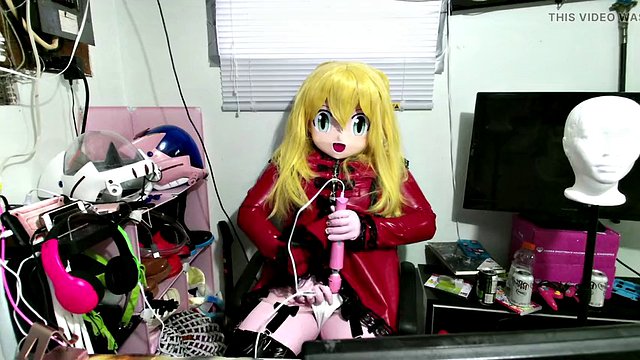 Kigurumi in latex, sissy maid breath play and vibrator