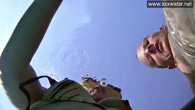 Hardcore blowjob underwater Minnie Manga