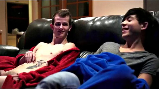 Cute twink couple bareback