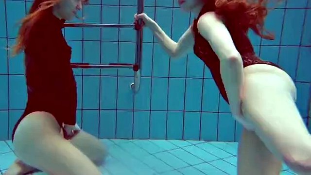 diana and simonna hot lesbians underwater
