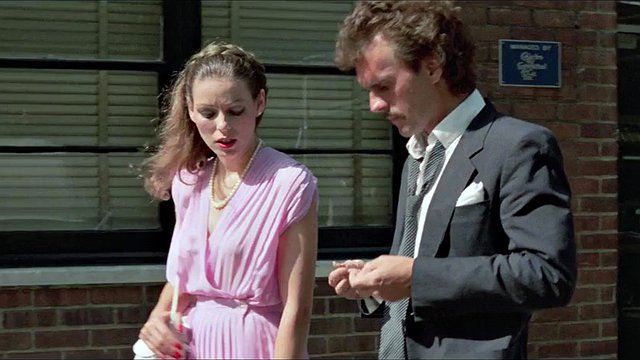 Annette Haven Fucks Her Pussy Like Hell with the Congressman s Advisor in Exchange for Information for Her TV News