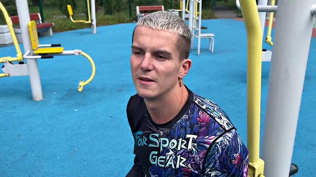 Oliver Strelly Creampies nach Bush Bareback in den Arsch des jungen Ben Huller