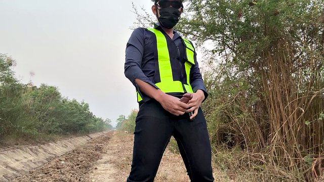The engineer comes to work before work time