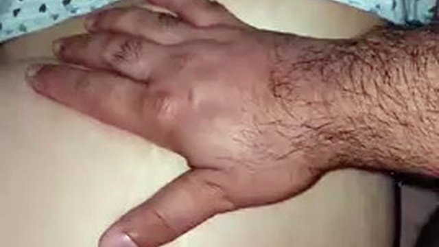 繼子用大雞巴在床上操他的繼母