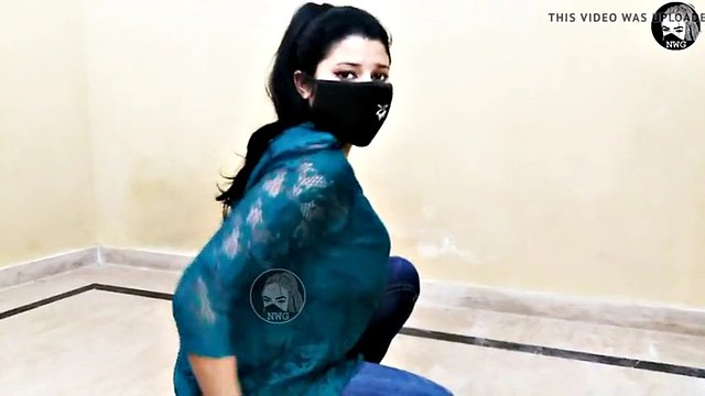 Kothy Uty Suti San full of sexy mujra dance on pakistani saba