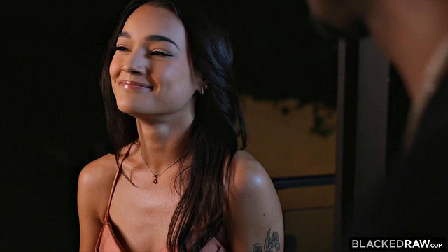 BLACKEDRAW Petite Bendy Redhead Kimmie Haze Dumps BF For BBC At The Club: Porno