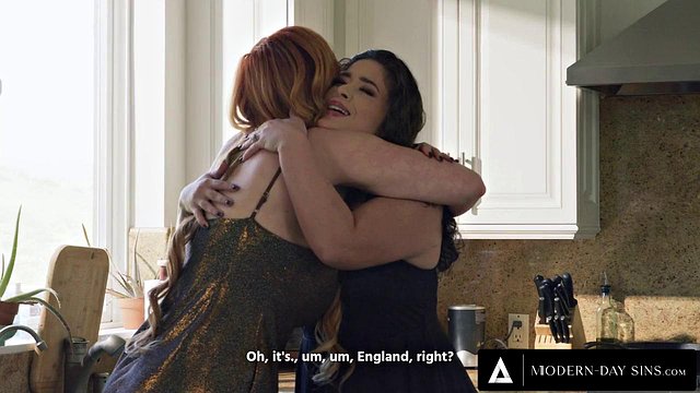 บาปวันสมัยใหม่ใช้ Redhead MILF Lauren Phillips ฟรี Buttfucked ต่อหน้าภรรยาคนรักของเธอ