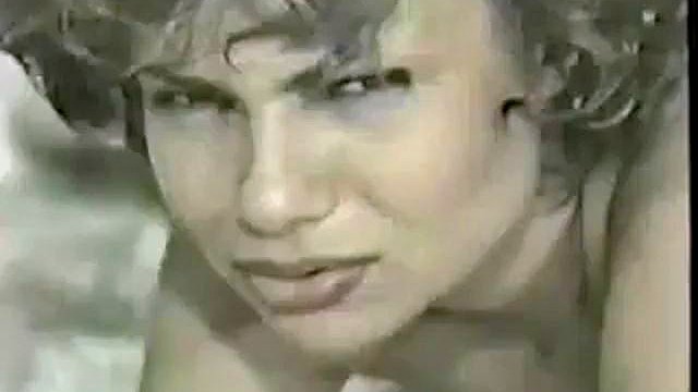 Alex Stoli: perrito, vaquera y lamiendo porno
