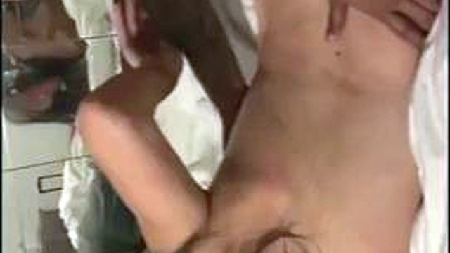 54564646 : Fellation, porno en levrette et en cow-girl