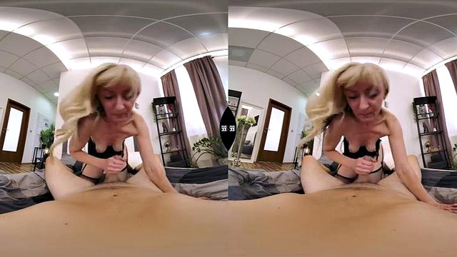 VR 奶奶：口交、女牛仔和第一人称色情