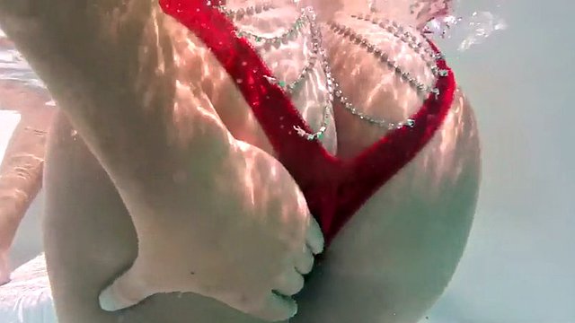 fun time in the pool with mega curvy bbw anastasia lux