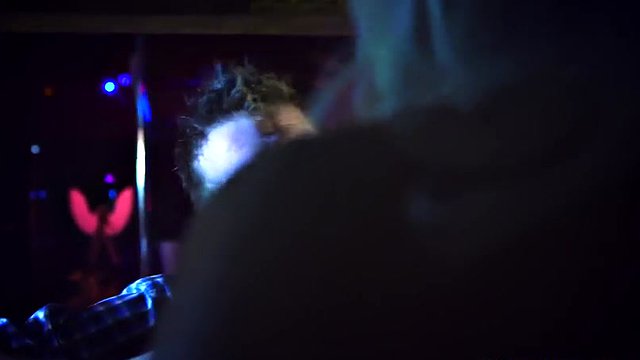 Smoking hot blonde babe can not stop to eat his big dong