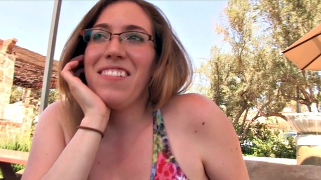 milf natural en gafas