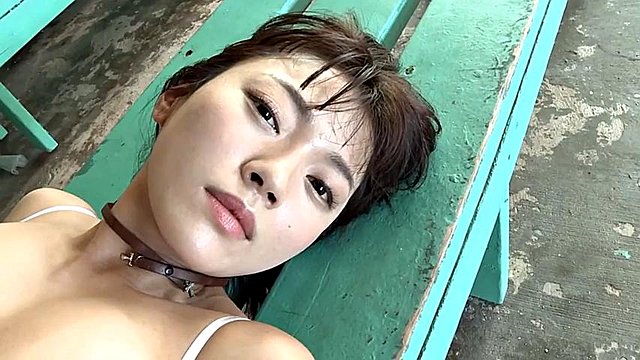 Japanischer Bikini: Asiatischer, japanischer Schönheits- und Bikini-Japan-Porno