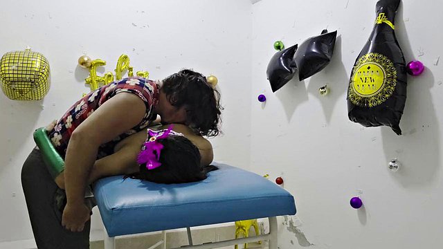 InsaciableX Die dampfende Massagesitzung der sexy Latina verwandelt sich in tabuisiertes Stampfen: Alpha Therap