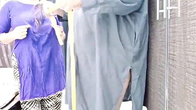 Tailor fucked desi housewife in the ass - very hot, clear audio