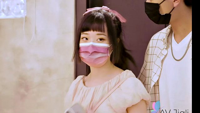 Yuli and her new friend go back to his place and she sucks his dick