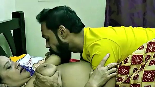 Indian XXX Sexy MILF Aunty Secretly Sex With Son In Law!! real home sex