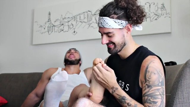 Adorazione dei piedi degli uomini arabi