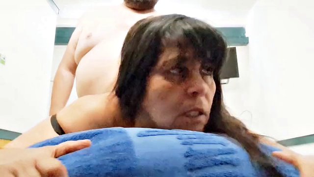 Sexe anal complet fuking belle-mère douloureuse