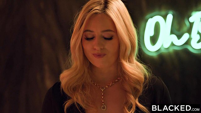 Gorgeous Blonde River Lynn Sucks Thick BBC in Hot Blowjob