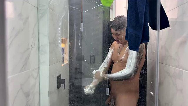 My slut neighbor asks me to bathe in my apartment as the only excuse for me to fuck her richer than her husband