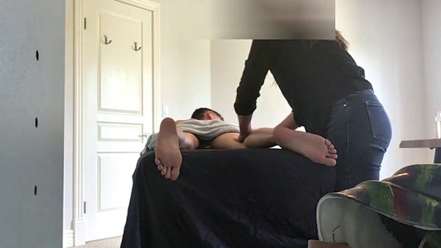 Married Italian RMT gives in to monster cock on first date