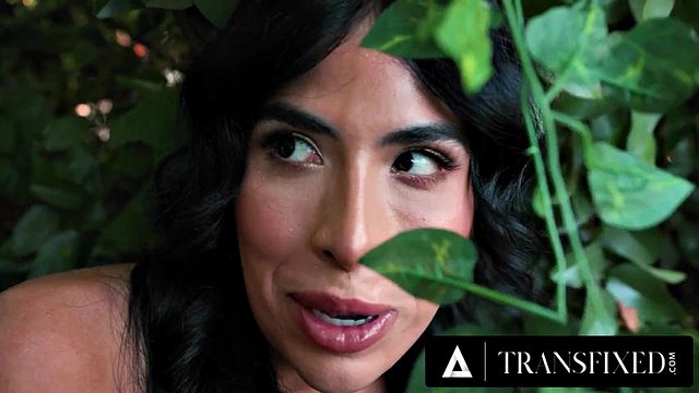 TRANSFIXED - Virgins Sage Roux & Avery Lust Are WILD In Eden s Garden After Eating Forbidden Fruit: Porn