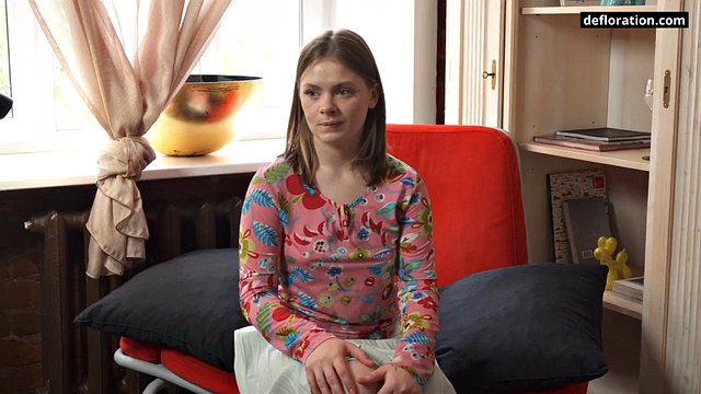 Very cute virgin babe Rita Tulipan first time naked