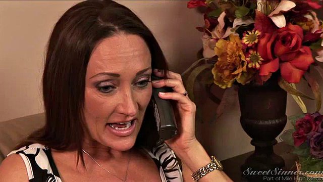 Hot mom: Blowjob, Doggy & Cowgirl Porn
