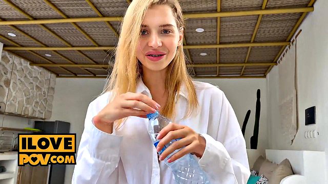 Hardcore Anal Pounding for Vacation Cutie