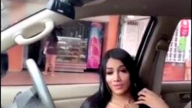 Amazing exhibitionist ladyboy cums in her car