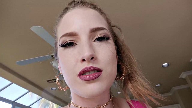 تم تدمير مؤخرة إميلي بيب الفقاعية بواسطة Nick Strokes Big Cock