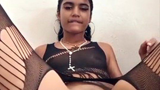 Rich fingering in a couple