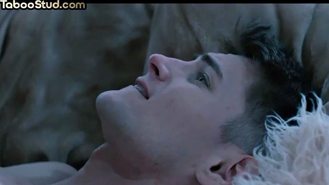 Amateur Stud Cockbouncing sur les amants excités