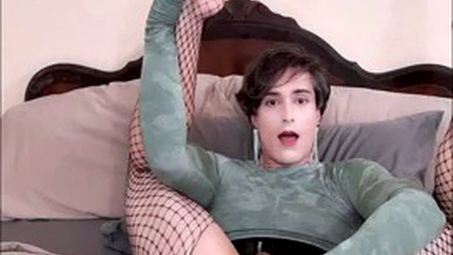 Crossdresser fuck machine dildo cream