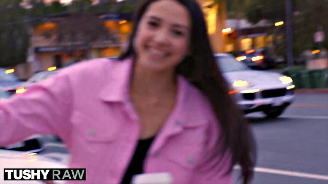 Avi Love Wears an Ass Plug All Day to Get Gaped at Night