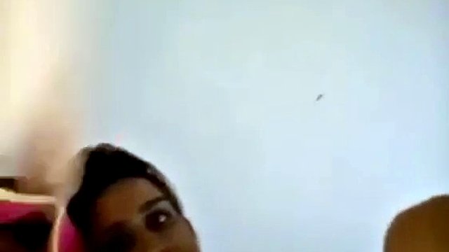 Desi Bhabhi mit altem Mann hat ein Video durchgesickert